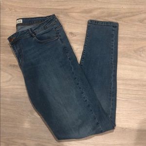 Zara skinny jeans , mid rise SZ 8